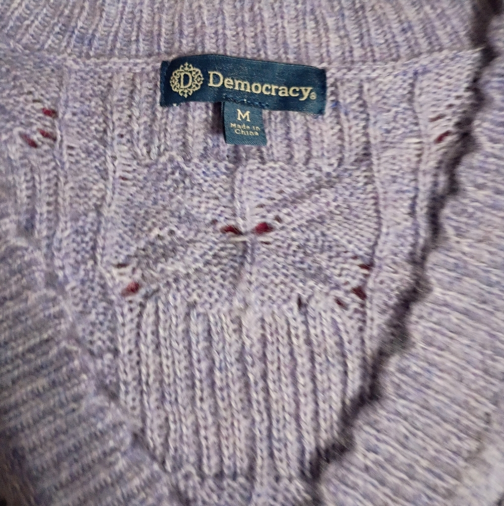 Democracy Lavender V-Neck Cable Knit Sweater - Picture 3 of 4